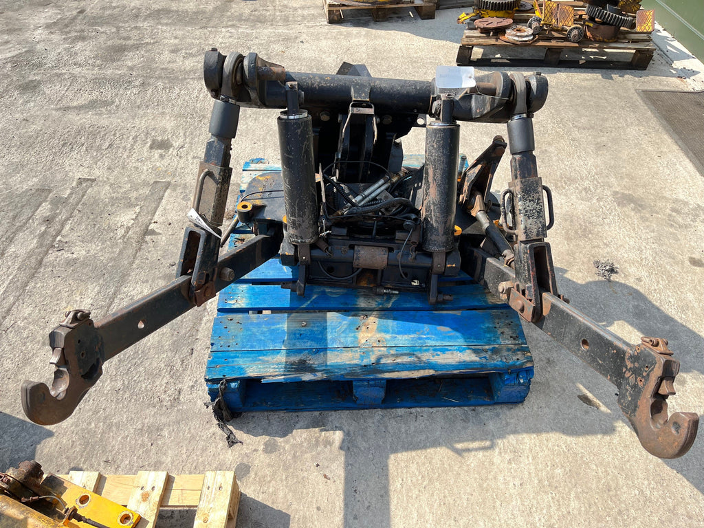SECOND HAND COMPLETE FASTRAC REAR HITCH FASTRAC, SECOND HAND, USED Vicary Plant Spares