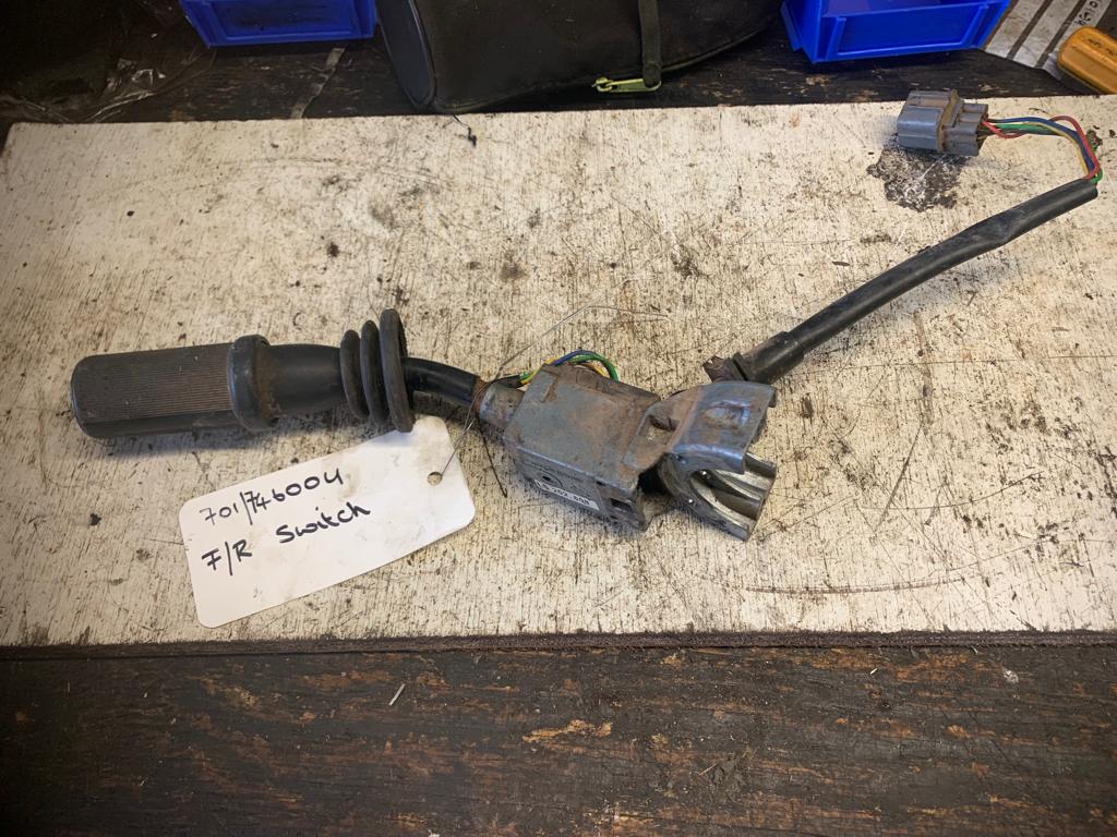 SECOND HAND SWITCH JCB Part No. 701/74600 - Vicary Plant JCB Spares ...