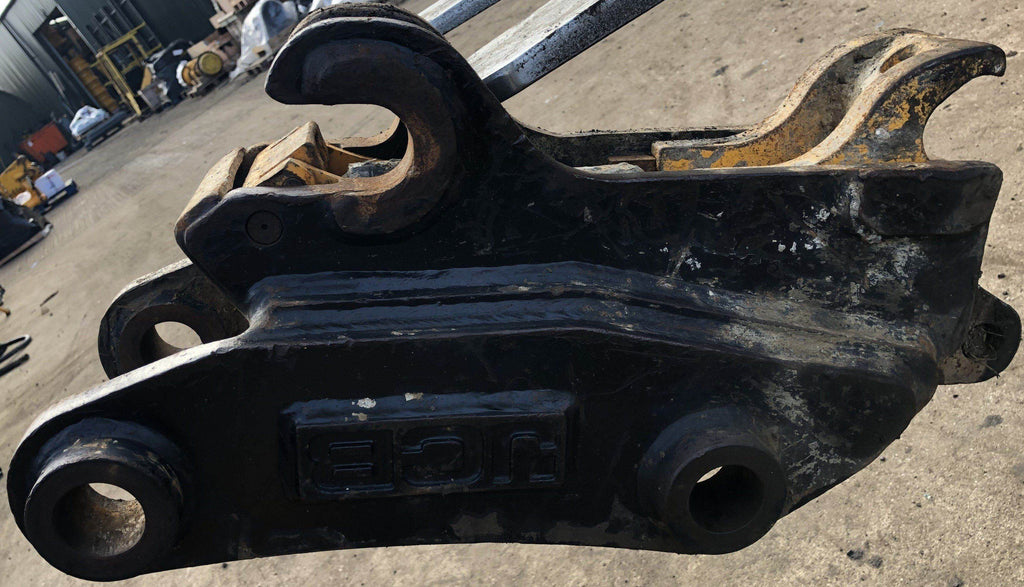 SECOND HAND HYDRAULIC QUICK HITCH JCB Part No. 980/A4240 - Vicary Plant Spares