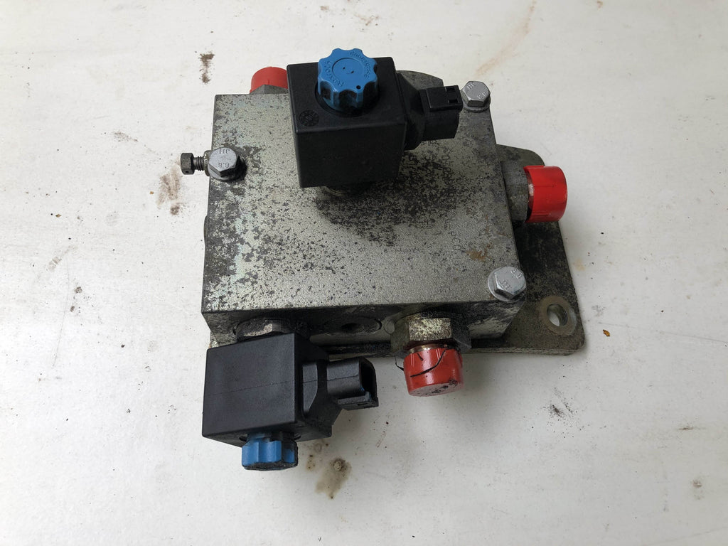 SECOND HAND SOLENOID VALVE JCB Part No. 334/T3359 - Vicary Plant Spares