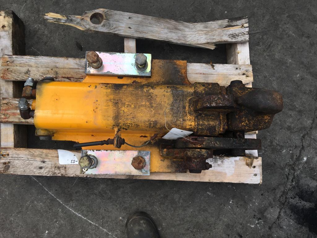 SECOND HAND COMPLETE 526, 520 REAR HITCH - Vicary Plant JCB Spares ...