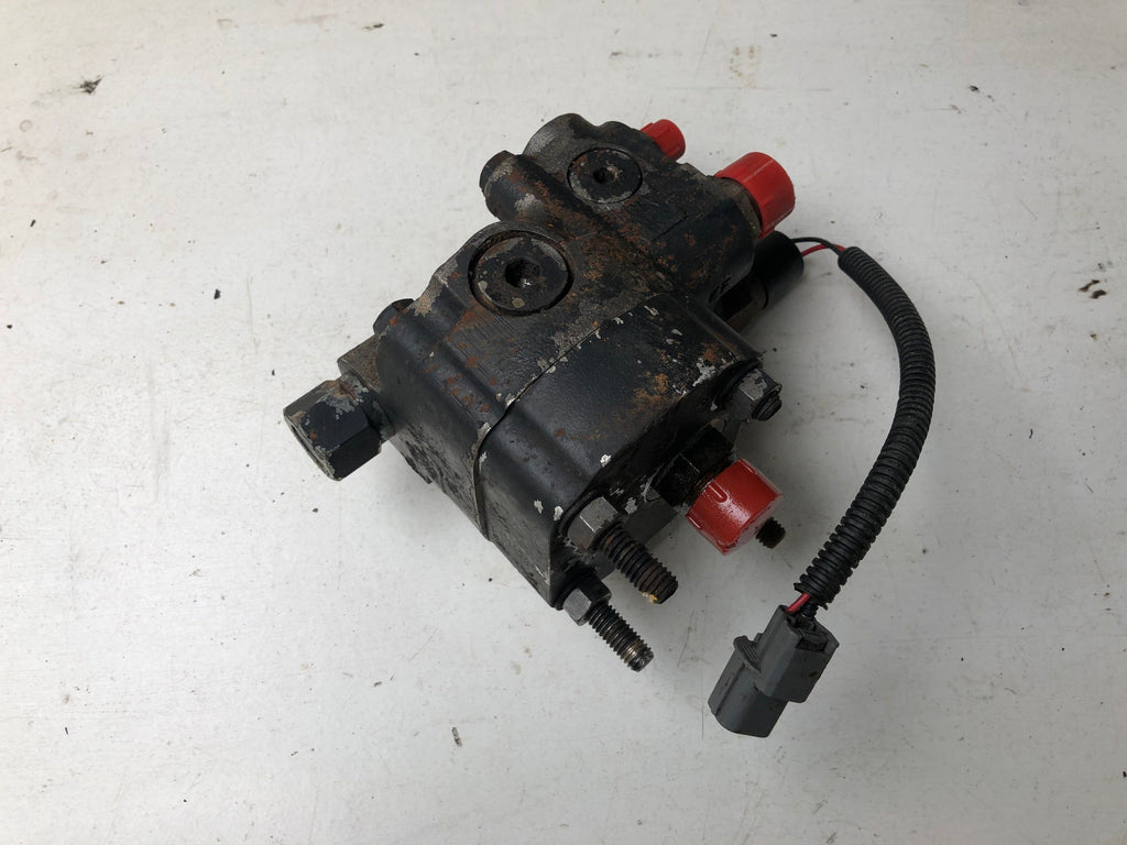 SECOND HAND CHARGE VALVE JCB Part No. 928/60388 SECOND HAND, USED, WHEELED LOADER Vicary Plant Spares