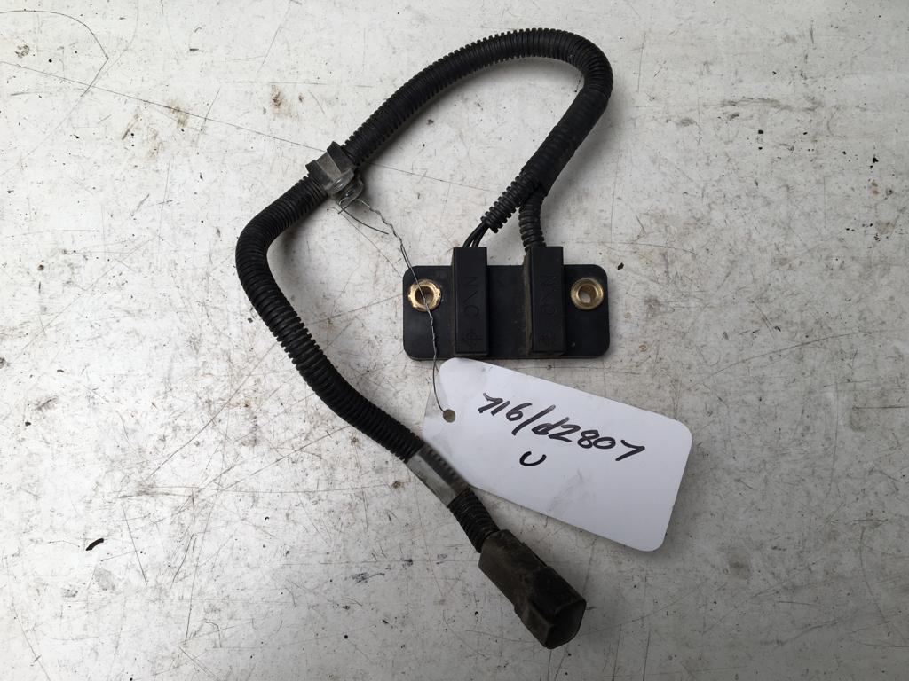 SECOND HAND BOOM RETRACT SENSOR JCB Part No. 716/D2807 LOADALL, SECOND HAND, TELEHANDLER, USED Vicary Plant Spares