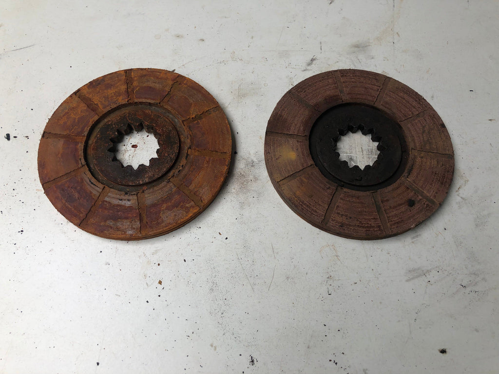 SECOND HAND BRAKE DISC PAIR JCB Part No. 15/104700 3C, BACKHOE, SECOND HAND, USED, VINTAGE Vicary Plant Spares
