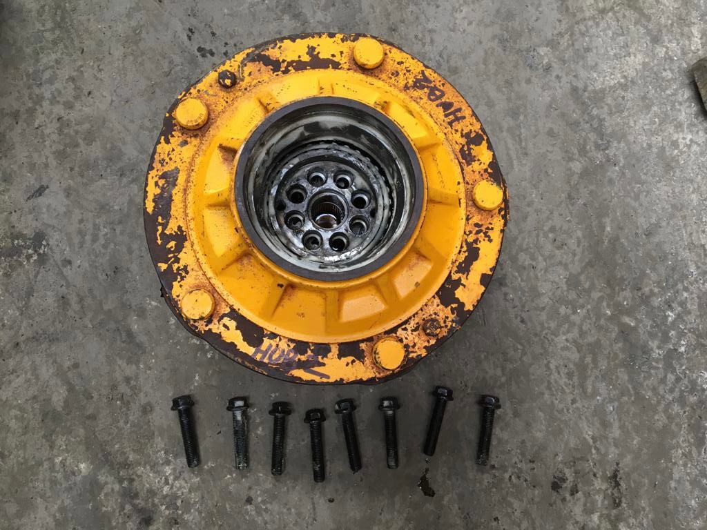 SECOND HAND COMPLETE 5 STUD 8 BOLT NON BRAKED HUB LOADALL, SECOND HAND, TELEHANDLER, USED Vicary Plant Spares