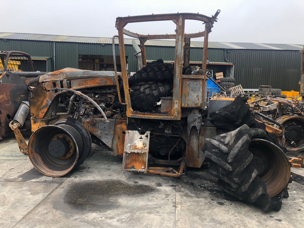 JCB FASTRAC 4220 SERIAL NUMBER 2184703 YEAR 2016 FASTRAC Vicary Plant Spares