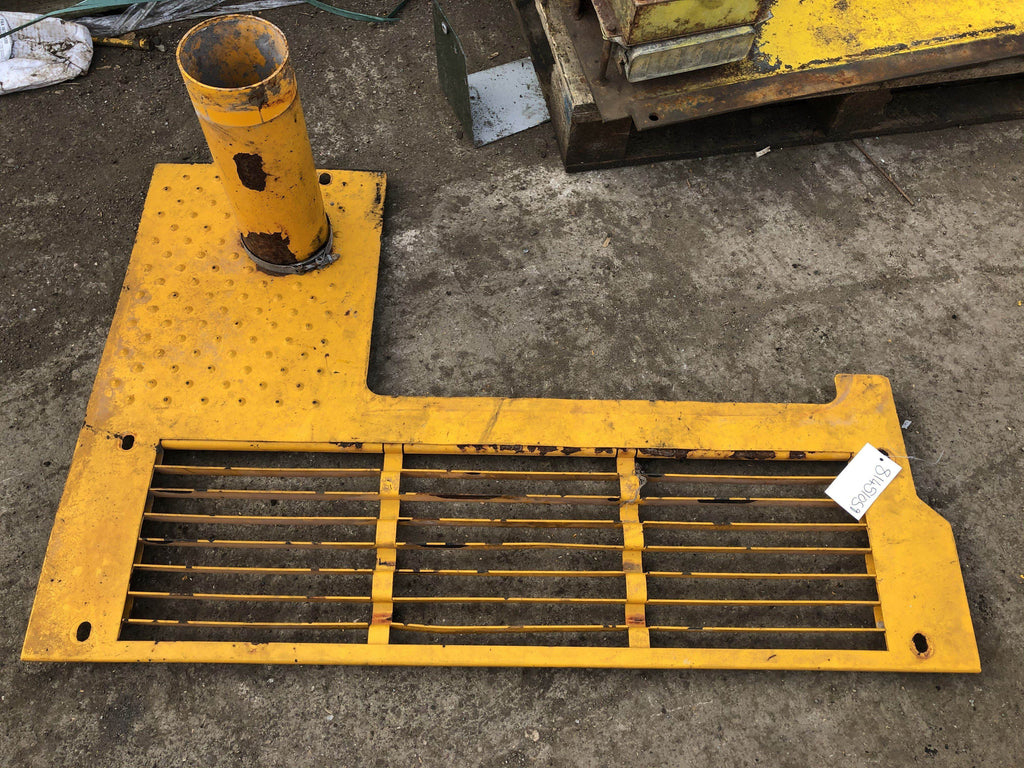 SECOND HAND GRILLE JCB Part No. 332/J7619 - Vicary Plant Spares