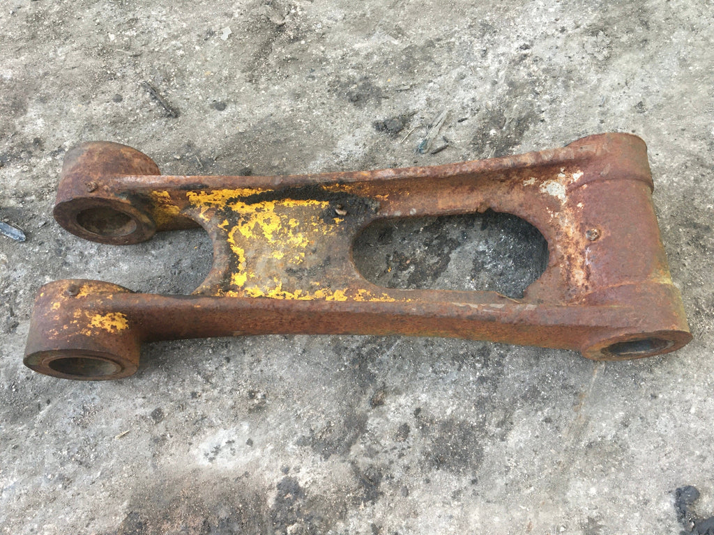 SECOND HAND BUCKET LINK JCB Part No. 213/02800 EARLY EXCAVATOR, SECOND HAND, USED, VINTAGE Vicary Plant Spares