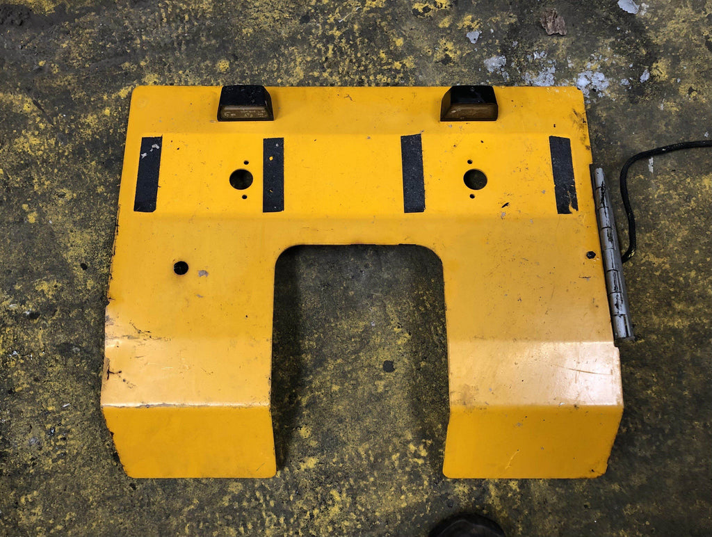 SECOND HAND REAR DOOR JCB Part No. 332/F9195 - Vicary Plant Spares