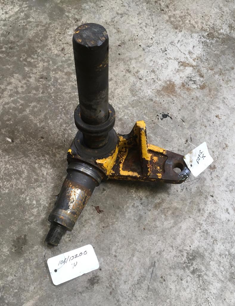 SECOND HAND AXLE STUB LH JCB Part No. 106/13200 3C, BACKHOE, SECOND HAND, USED, VINTAGE Vicary Plant Spares