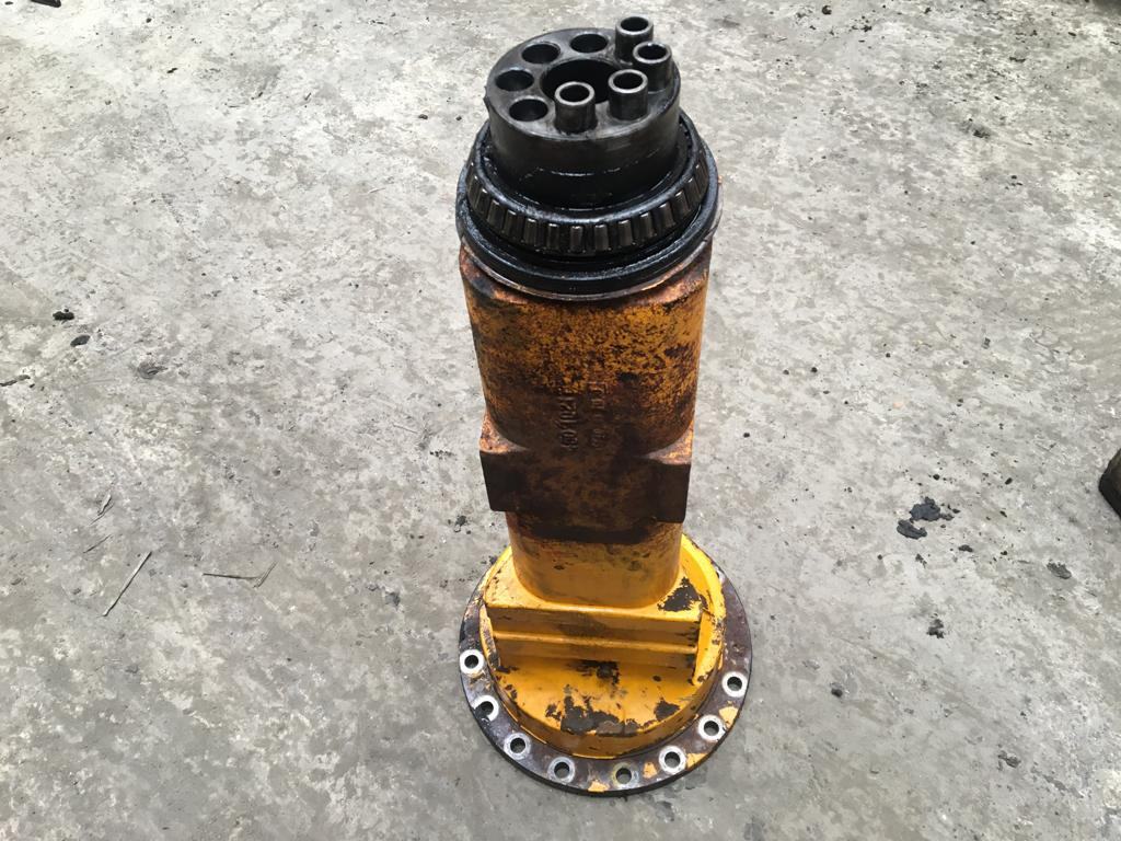 SECOND HAND AXLE ARM JCB Part No. 450/12701 SECOND HAND, USED, WHEELED LOADER Vicary Plant Spares