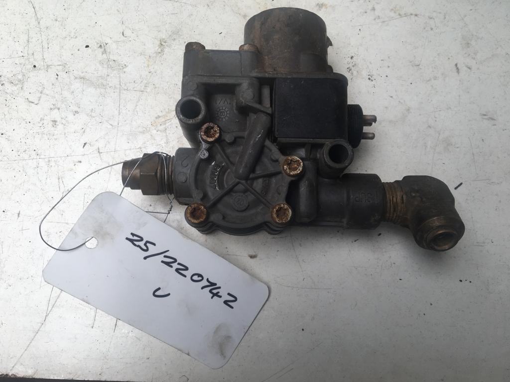 SECOND HAND ABS VALVE JCB Part No. 25/220742 FASTRAC, SECOND HAND, USED Vicary Plant Spares