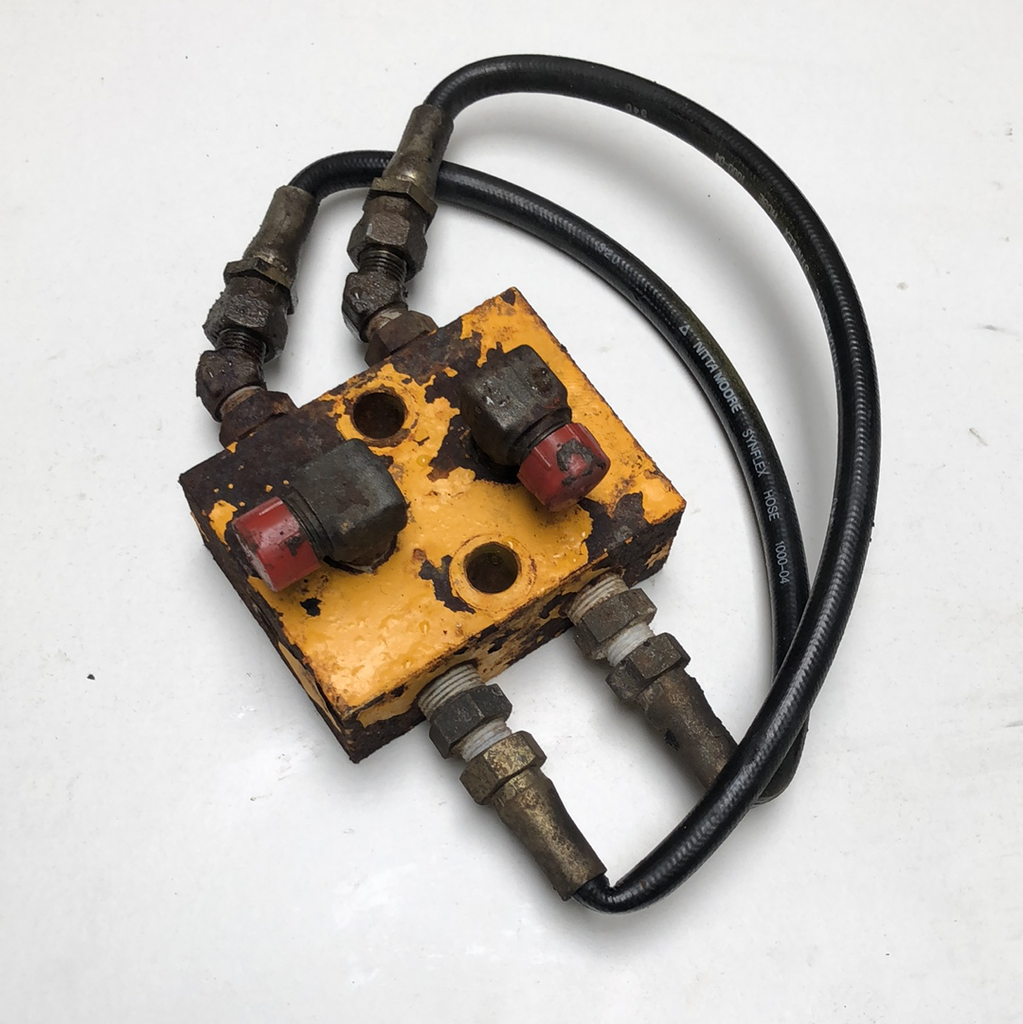 SECOND HAND MANIFOLD JCB Part No. KNJ1470 - Vicary Plant Spares